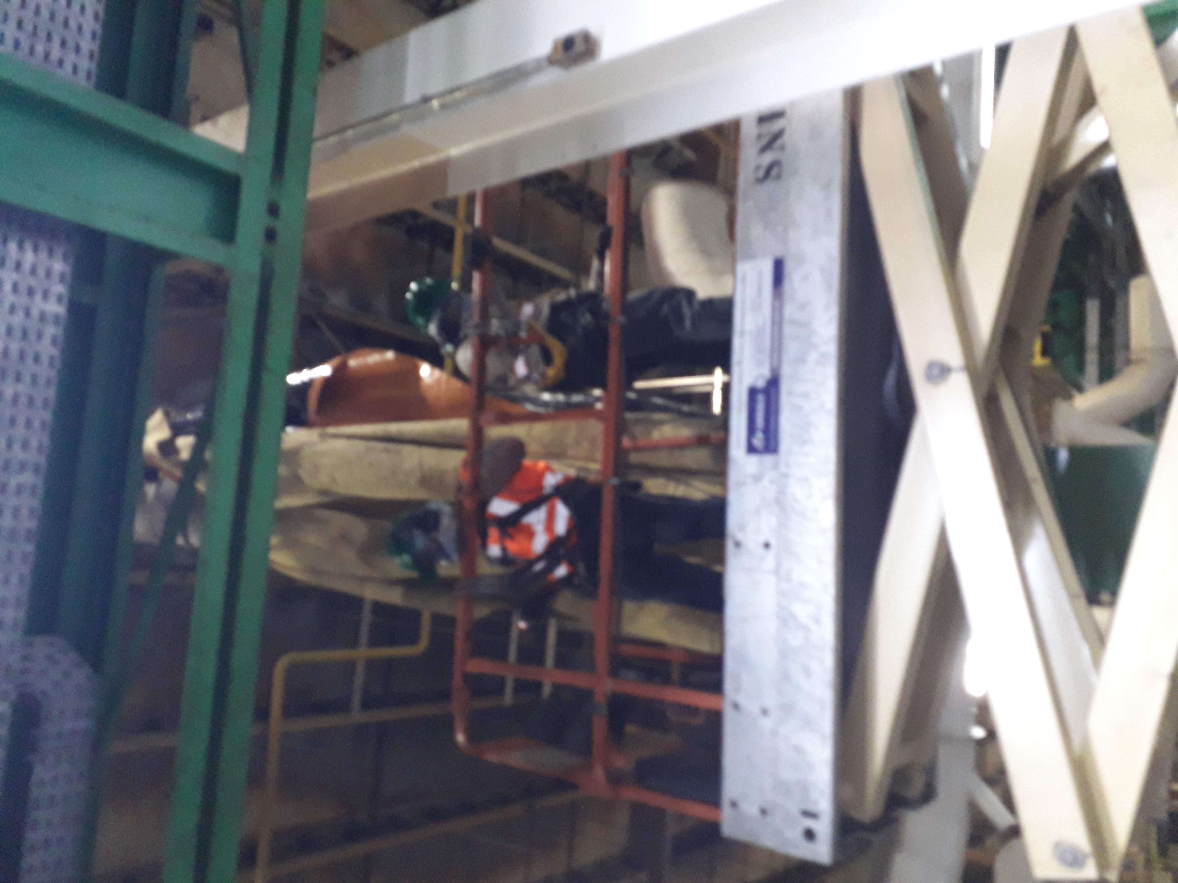 plataforma elevatoria  www.koltrim.com.br.jpg